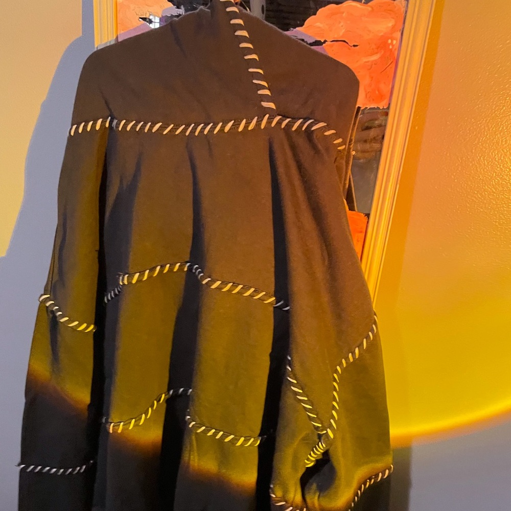 Black turtle neck sweatshirt